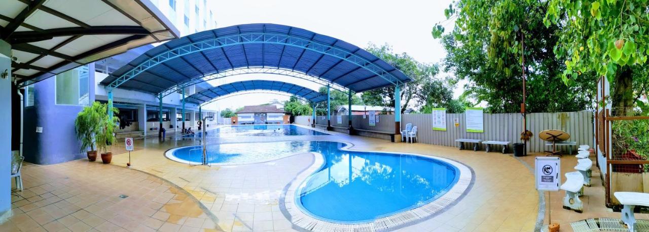 Asrc Hotel *